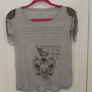 Guess t- shirt with sleeve decals Sz XS
